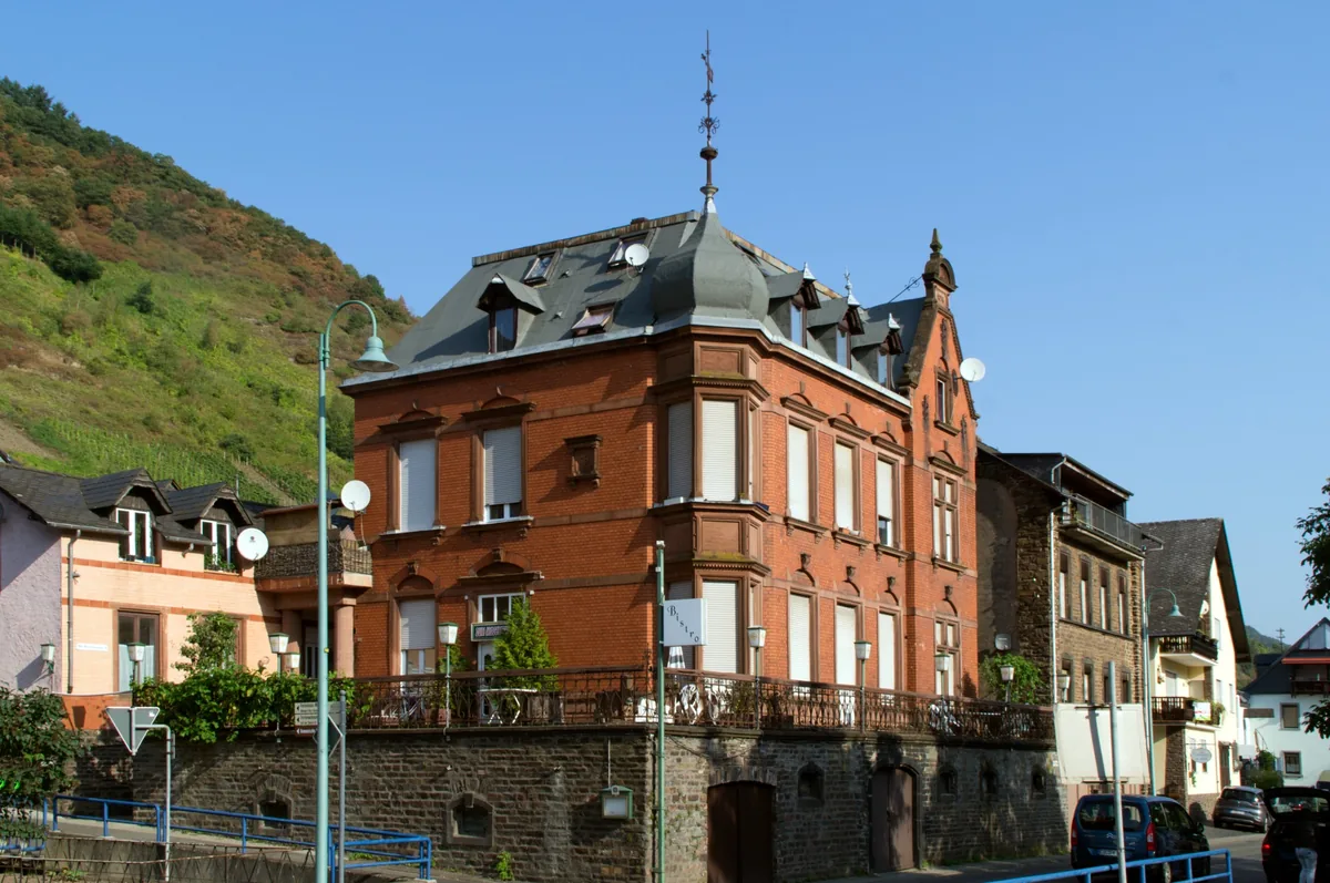 Gasthaus Am Moselstausee 9 in Sankt Aldegund